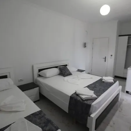 Vila Irdi Apartment Ksamil